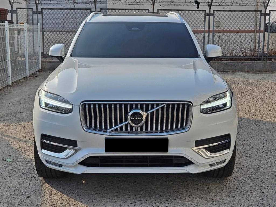 Volvo XC90 — photo 01