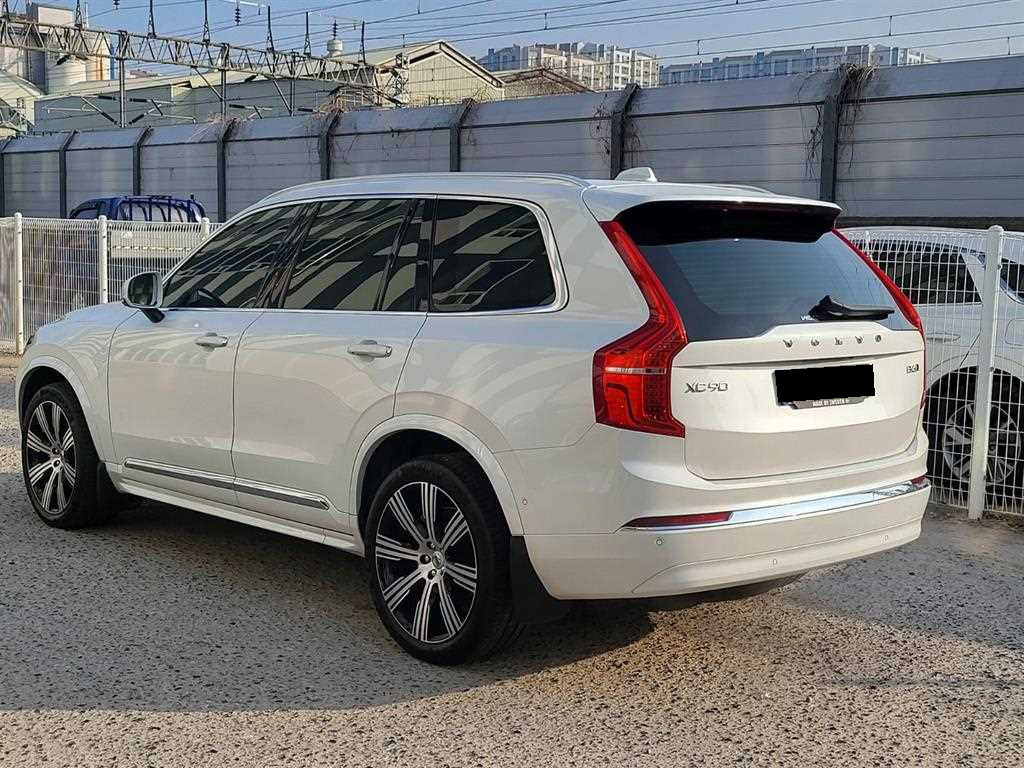 Volvo XC90 — photo 03