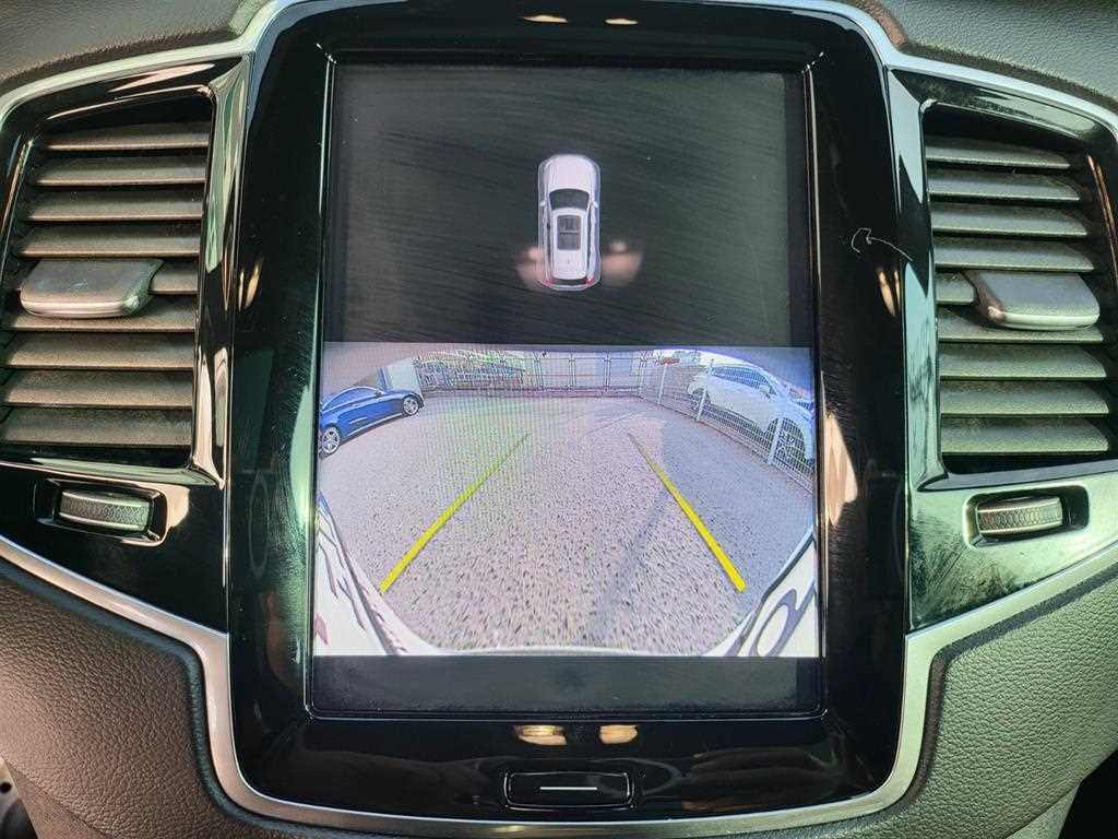 Volvo XC90 — photo 14