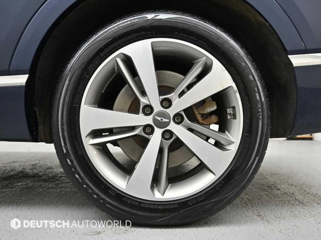 Genesis GV80 — photo 05