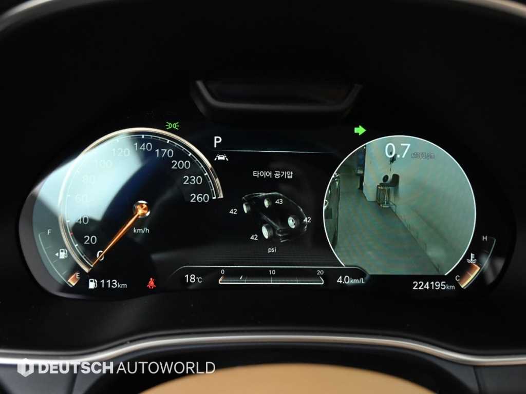 Genesis GV80 — photo 08