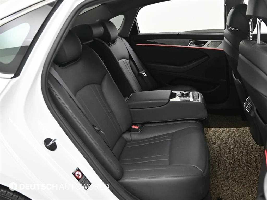 Genesis G80 — photo 12