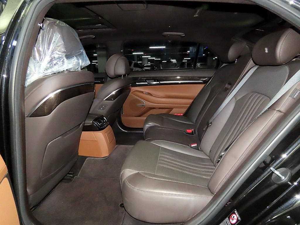 Genesis G90 — photo 07