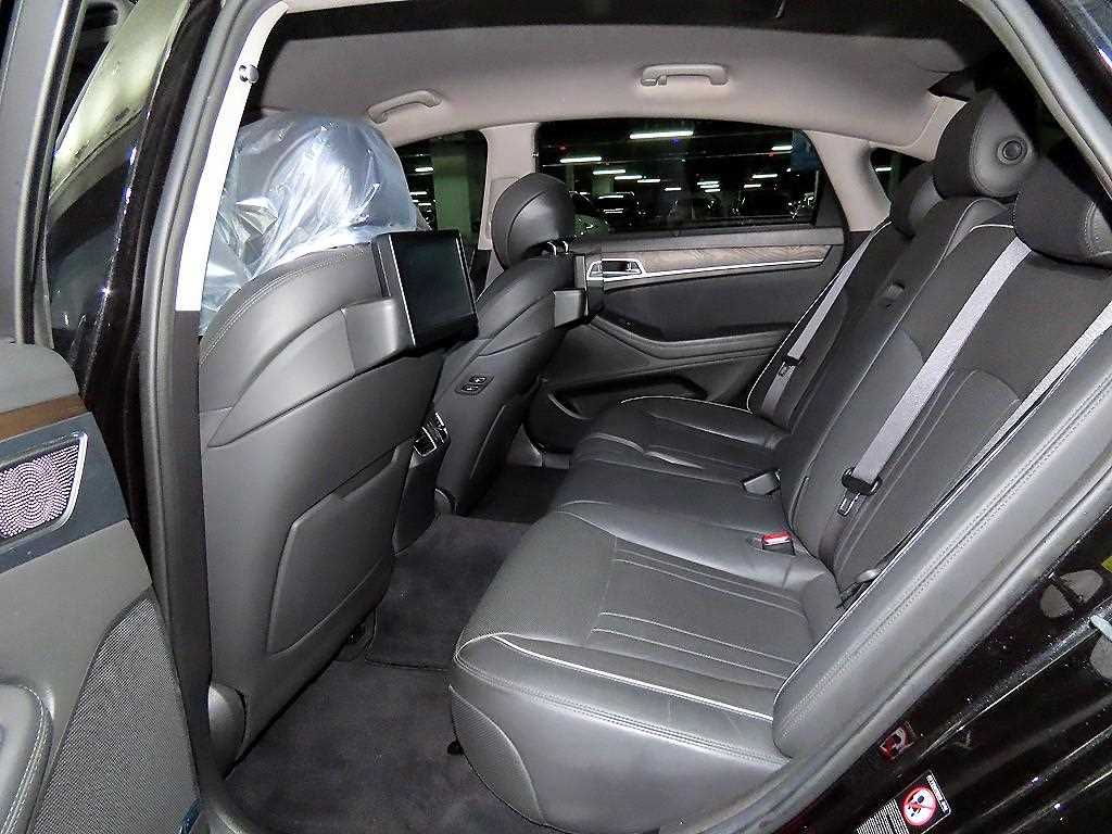Genesis G80 — photo 07