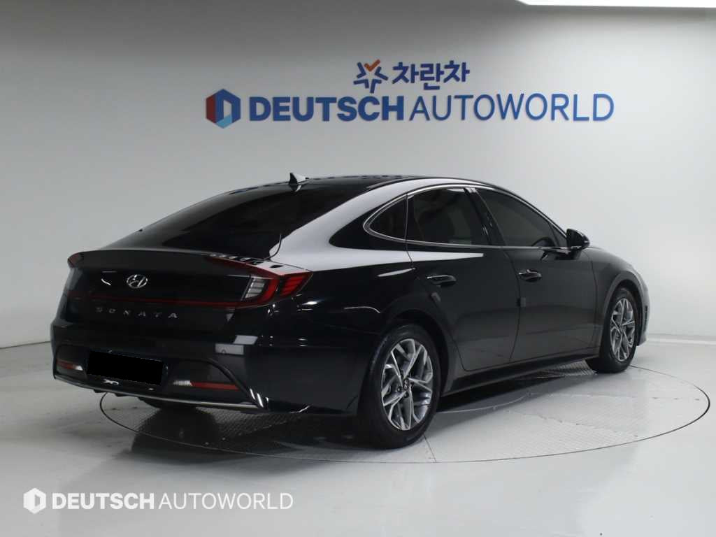 Hyundai Sonata — photo 02