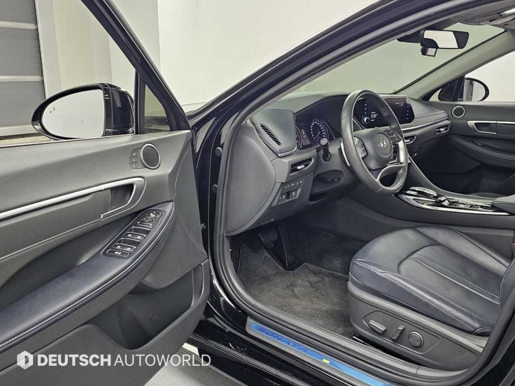 Hyundai Sonata — photo 11