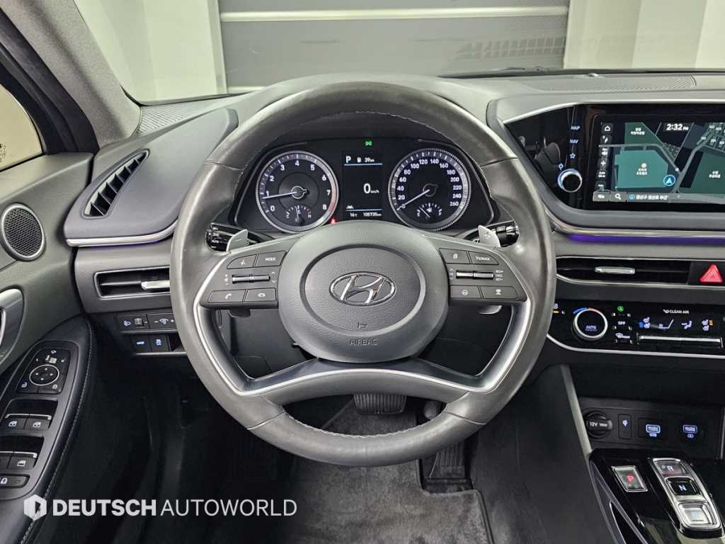 Hyundai Sonata — photo 13