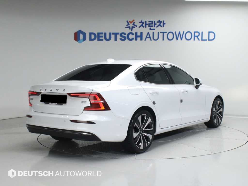 Volvo S60 — photo 02