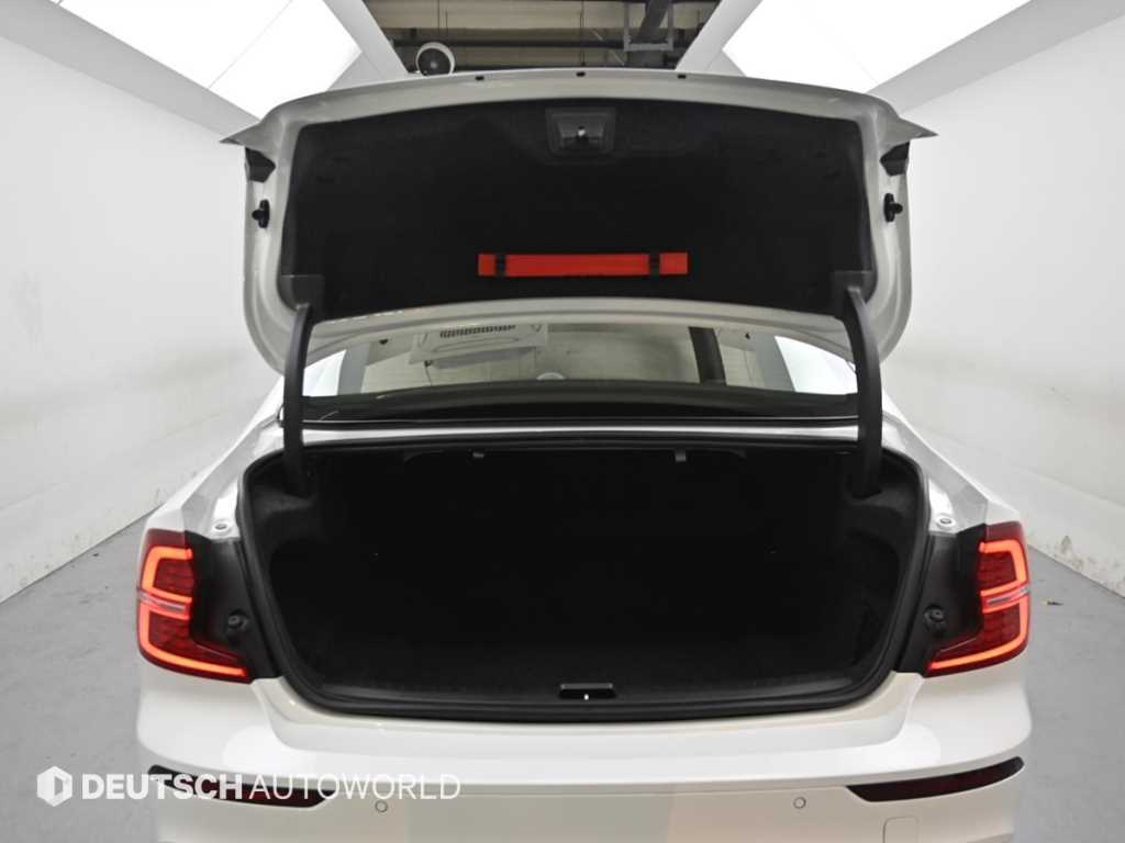 Volvo S60 — photo 19