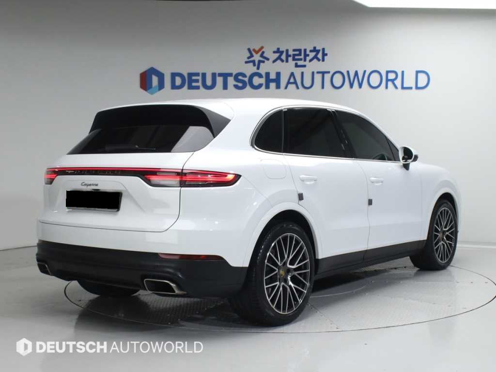 Porsche Cayenne — photo 02