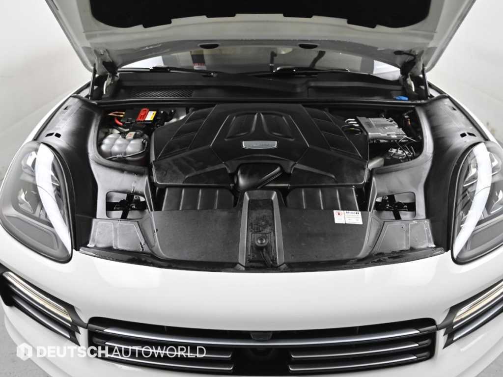 Porsche Cayenne — photo 06
