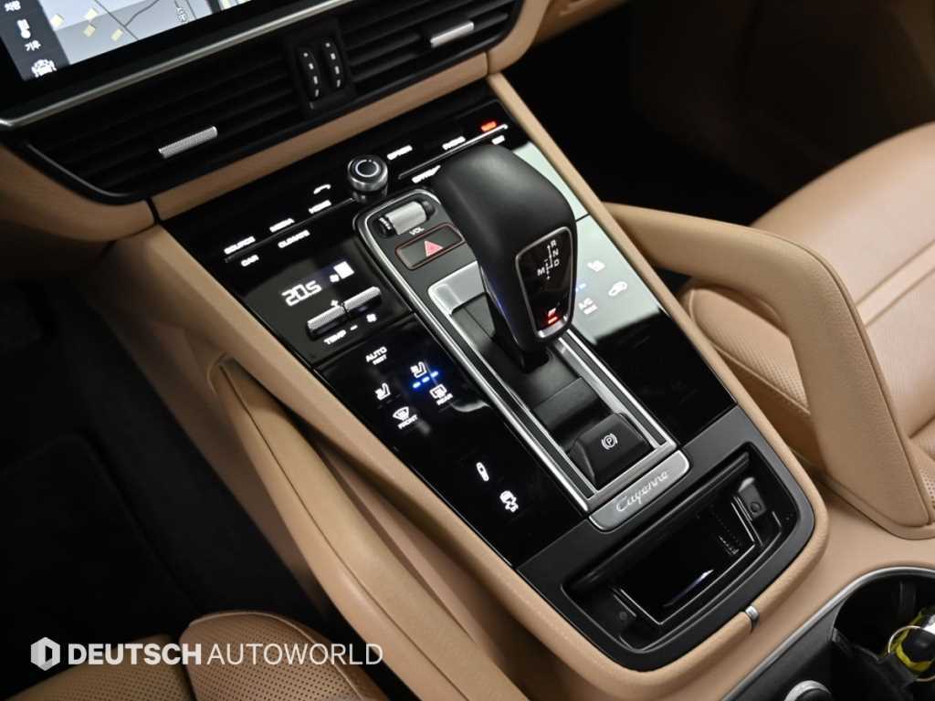 Porsche Cayenne — photo 09