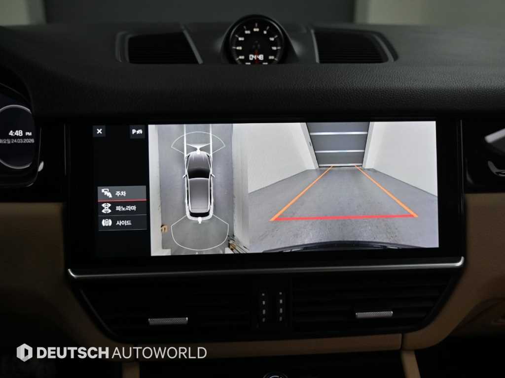 Porsche Cayenne — photo 15