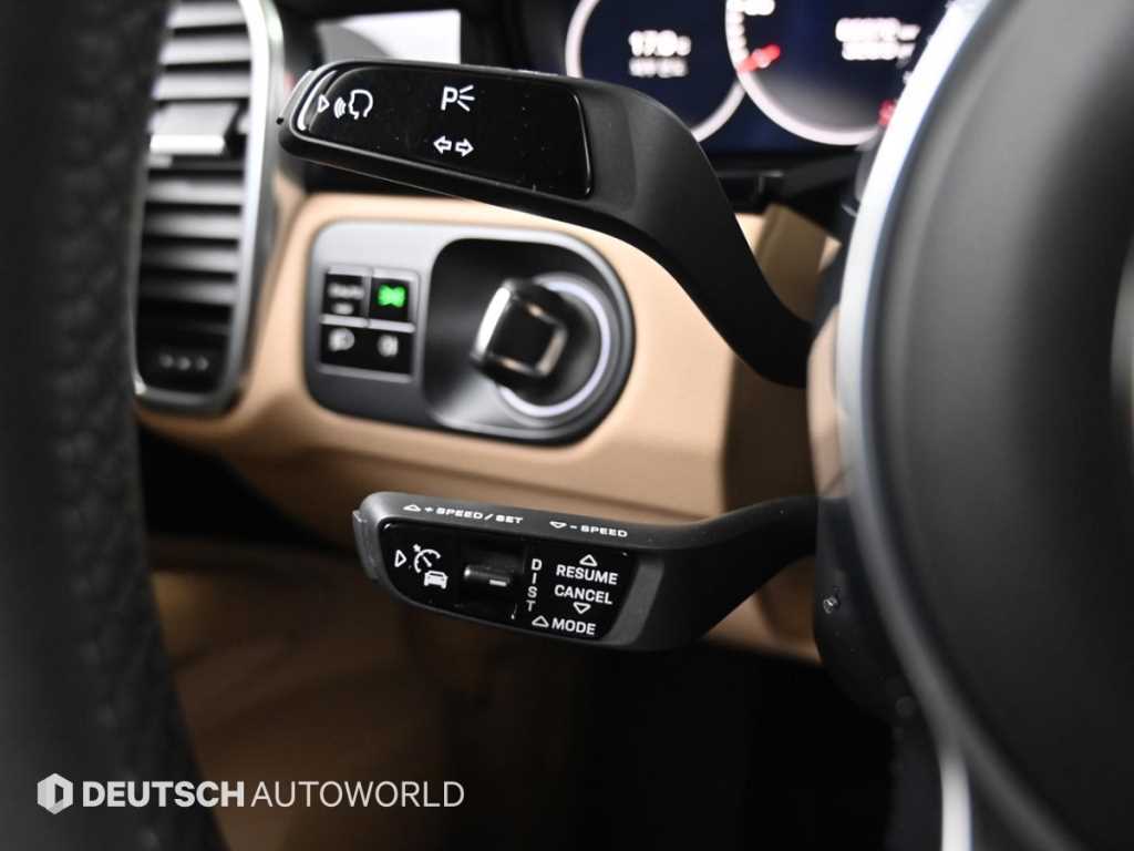 Porsche Cayenne — photo 17