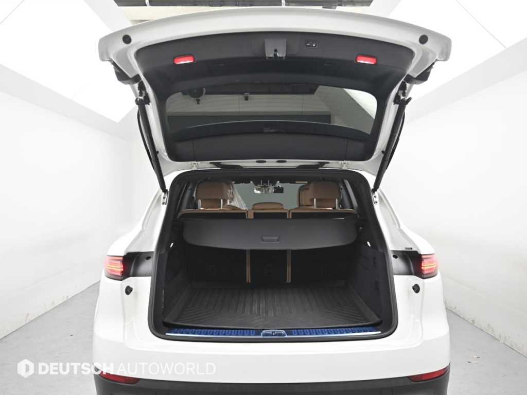 Porsche Cayenne — photo 19