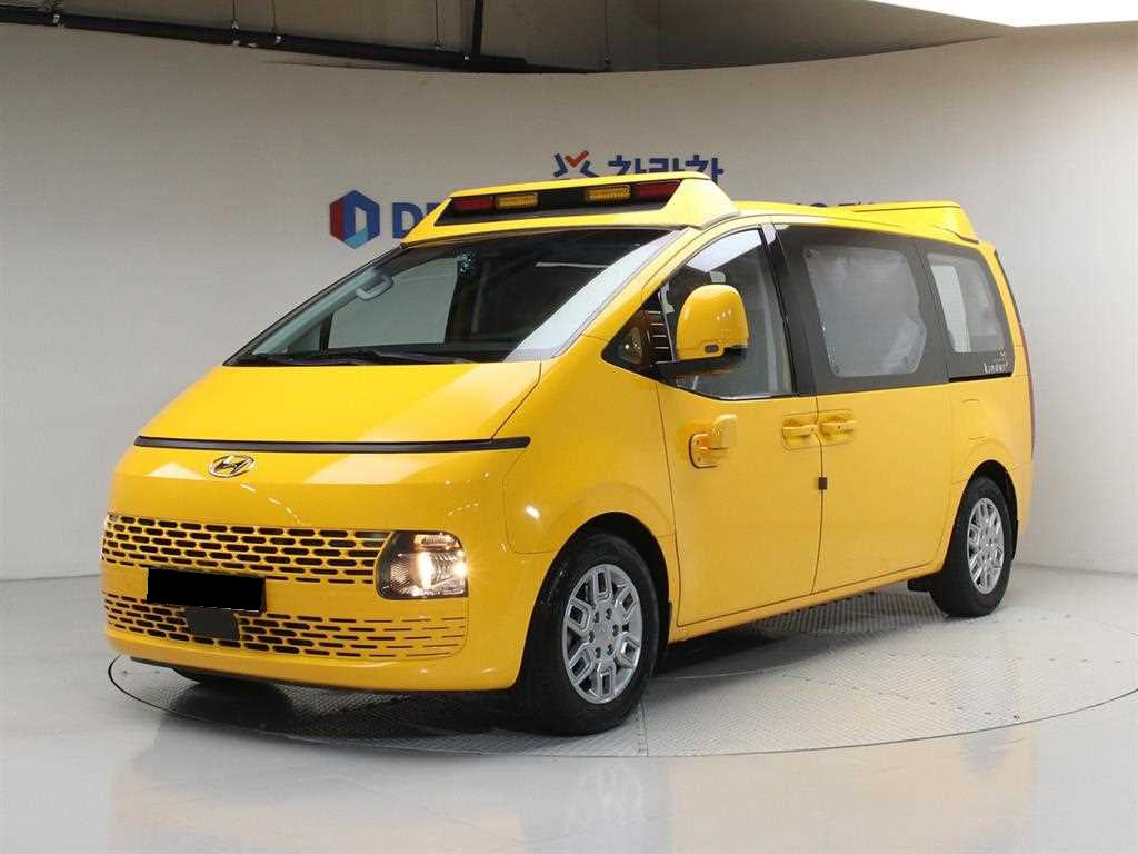 Hyundai Staria — photo 01
