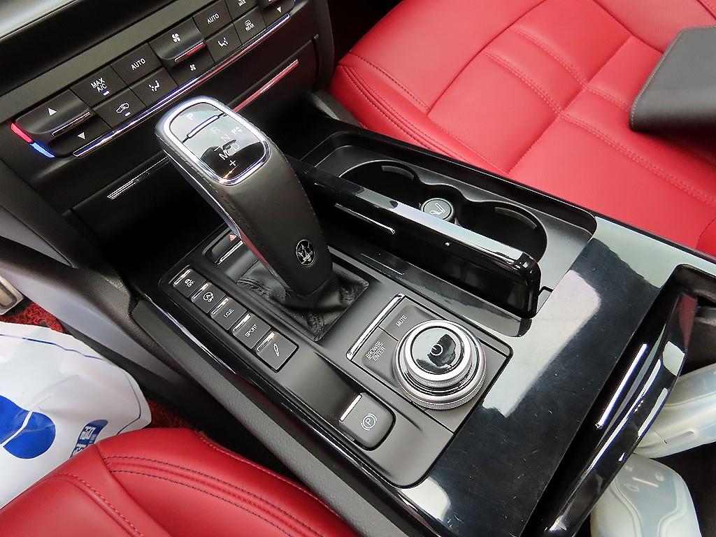Maserati Ghibli — photo 10