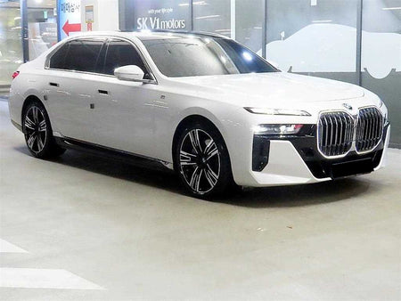 BMW 7-Series — photo 01