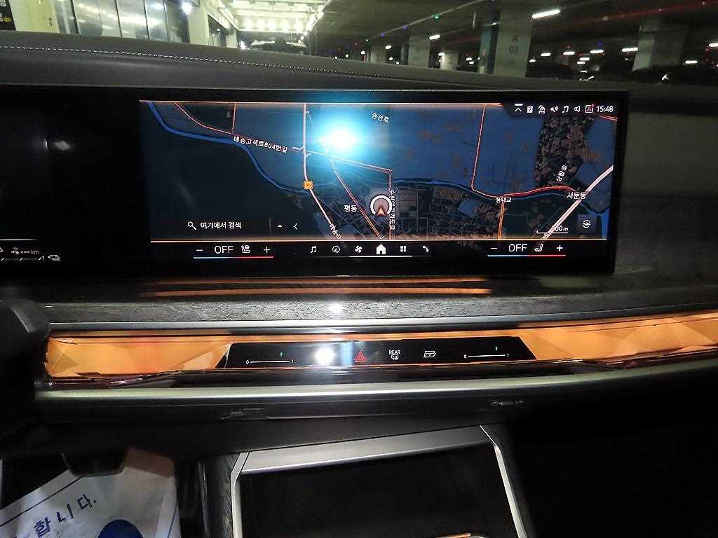 BMW 7-Series — photo 11