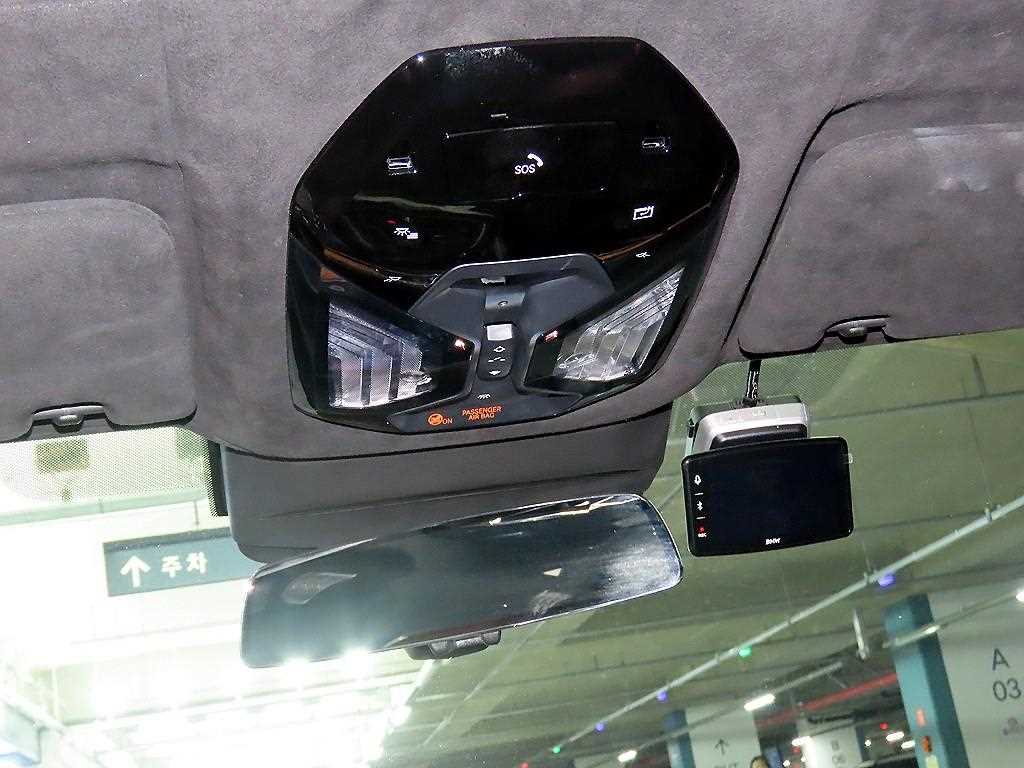 BMW 7-Series — photo 15