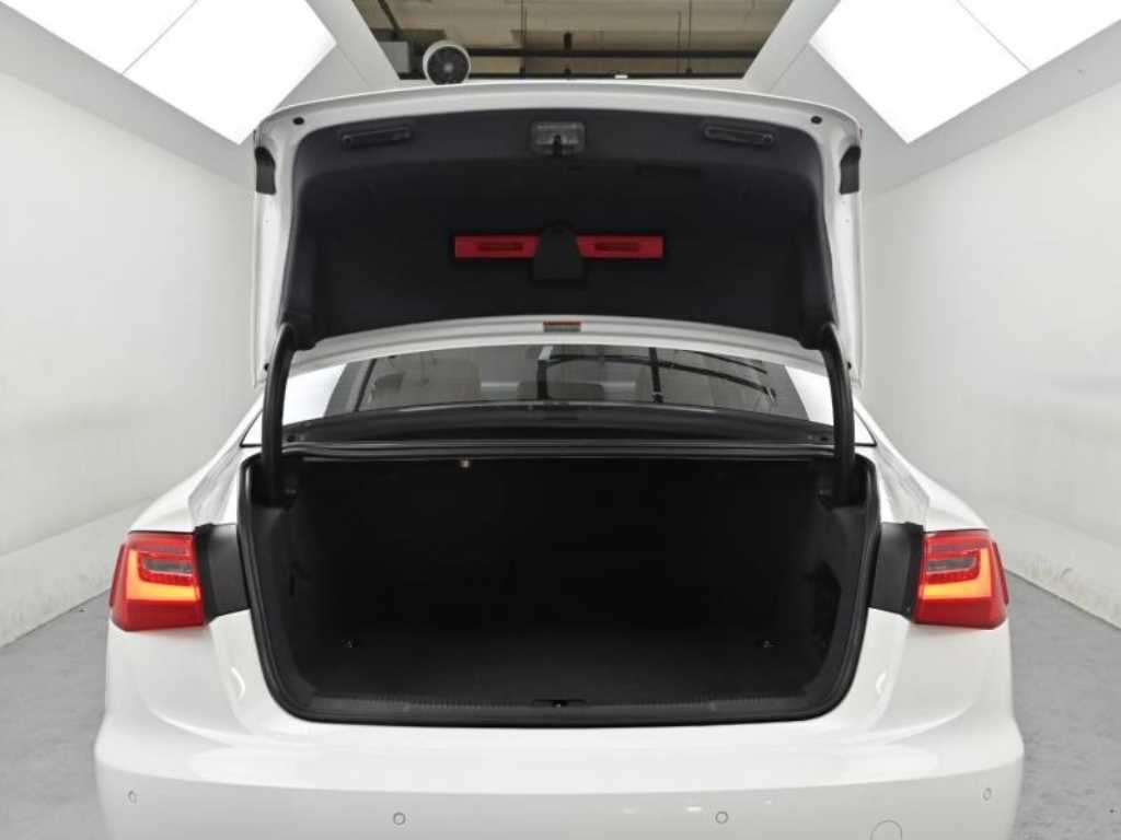 Audi A6 — photo 19