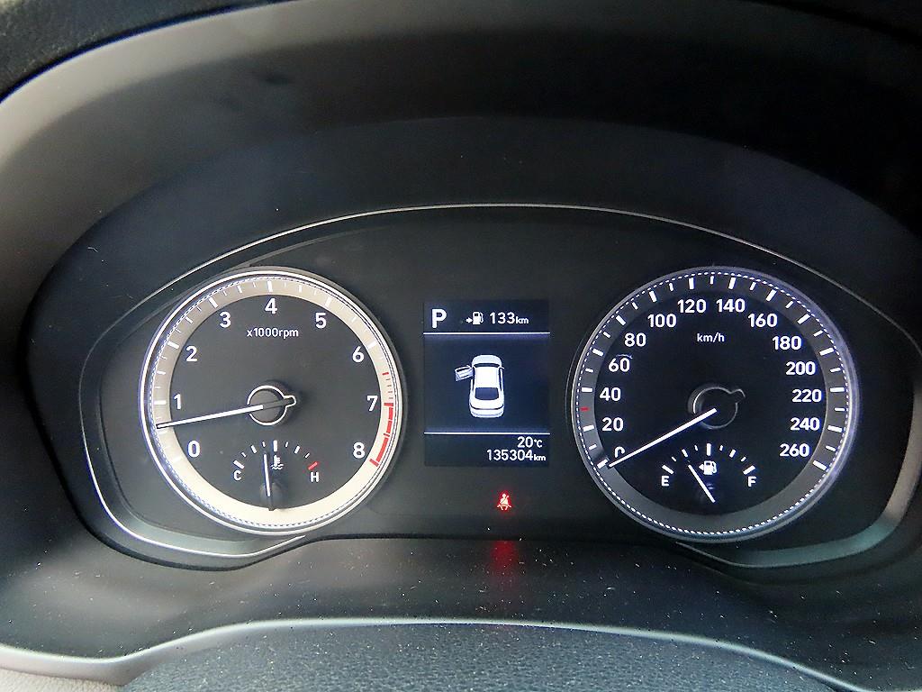Hyundai Grandeur — photo 09