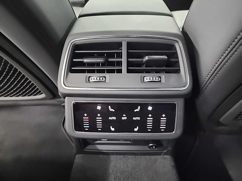 Audi A6 — photo 13