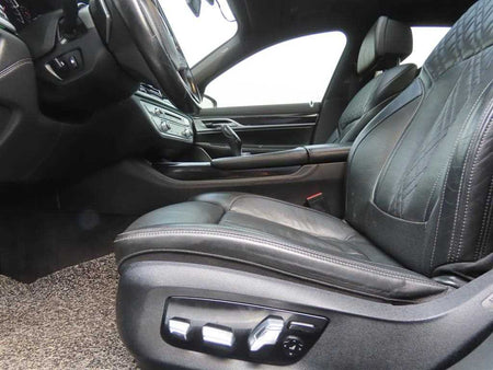 BMW 7-Series — photo 16