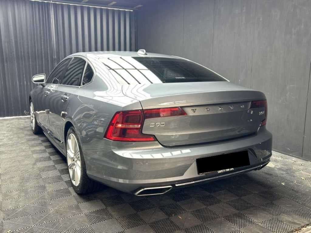 Volvo S90 — photo 02