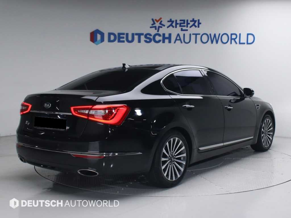 Kia K7 — photo 02