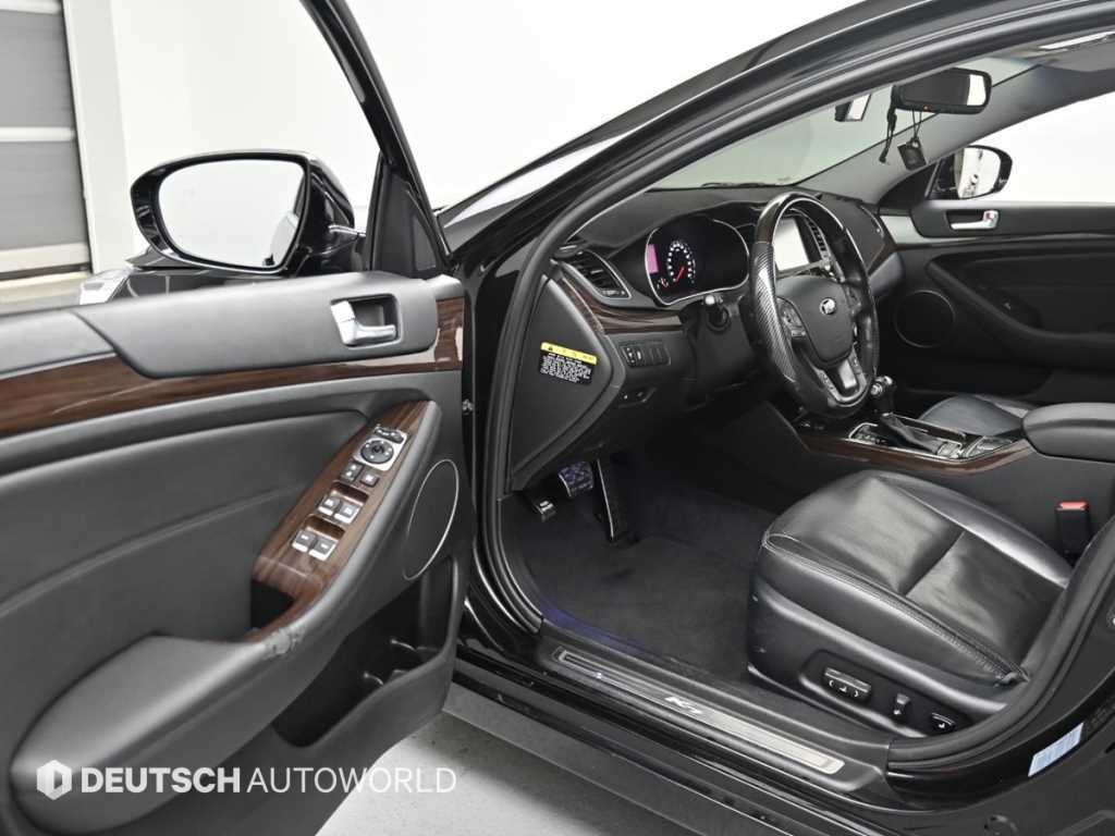 Kia K7 — photo 11
