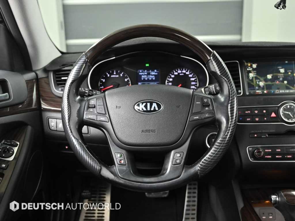 Kia K7 — photo 13