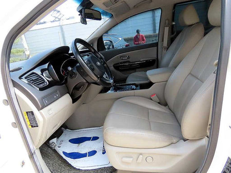 Kia Carnival — photo 05