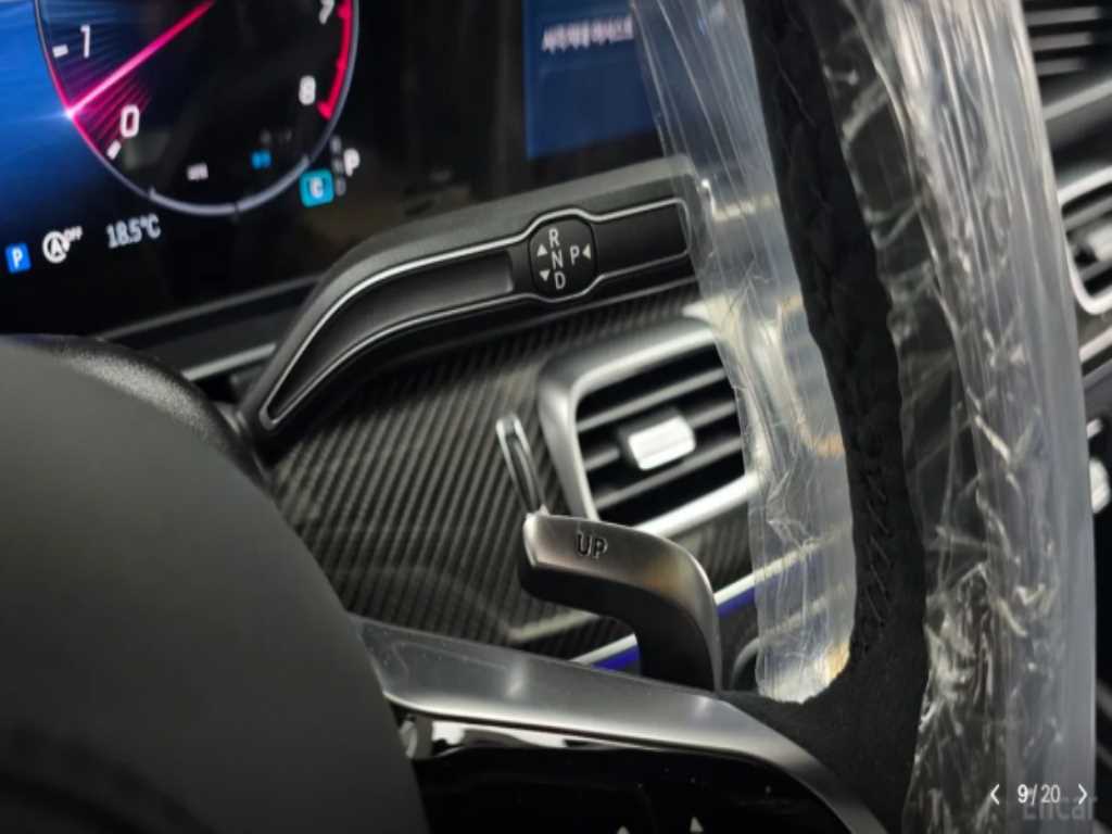 Mercedes-Benz GLE-Class — photo 09