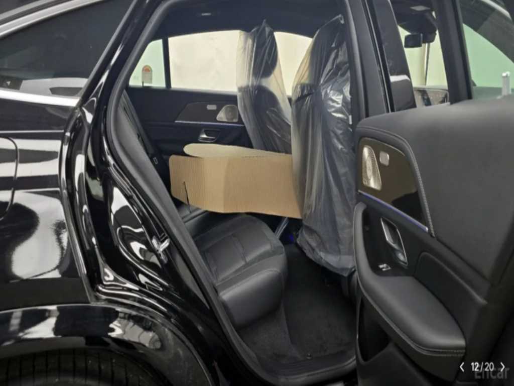 Mercedes-Benz GLE-Class — photo 11