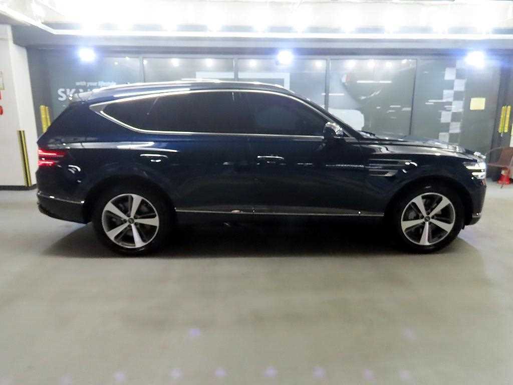Genesis GV80 — photo 03