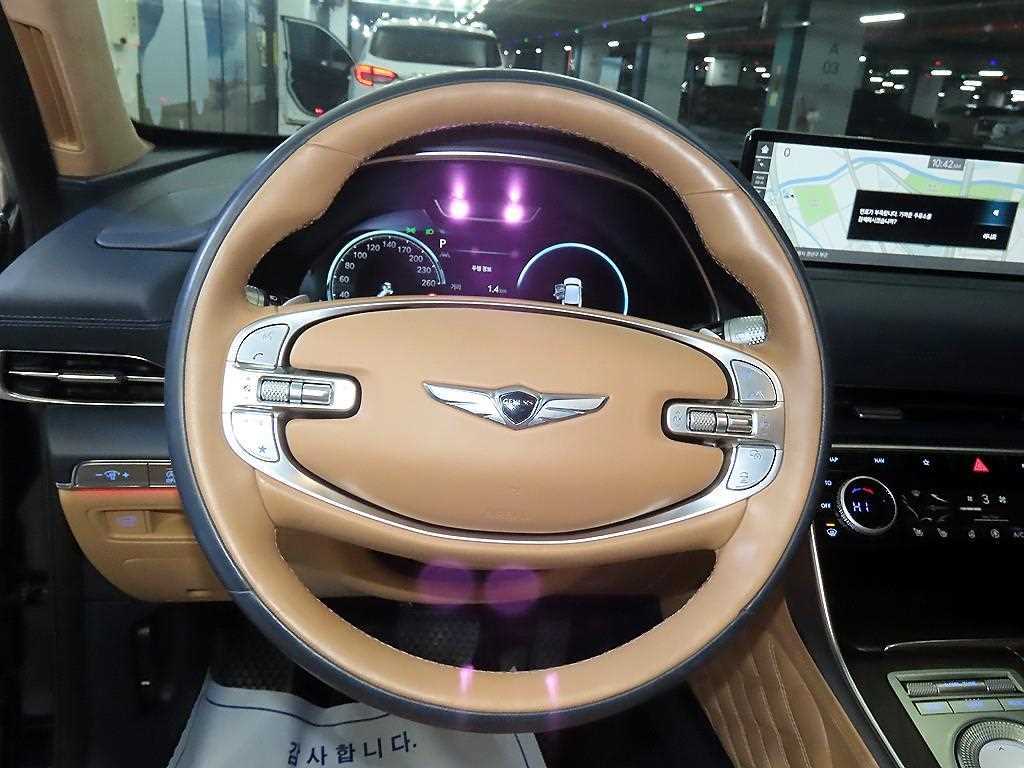 Genesis GV80 — photo 08