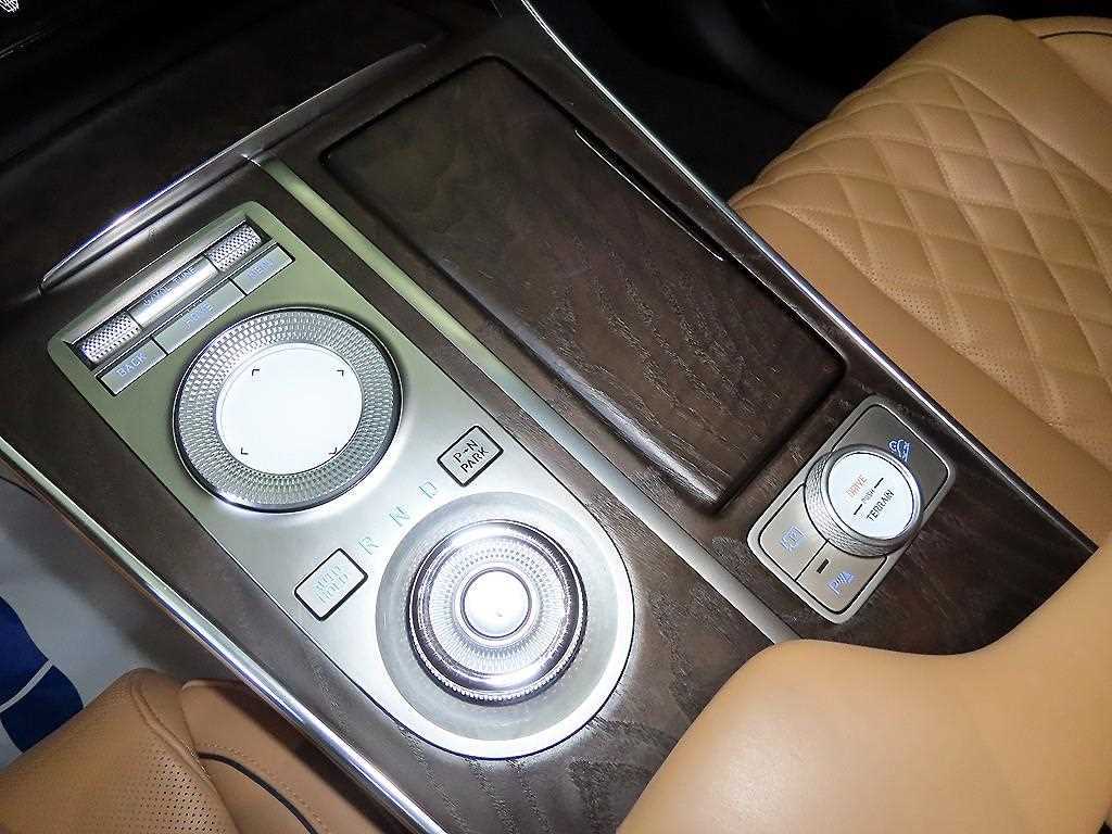 Genesis GV80 — photo 12