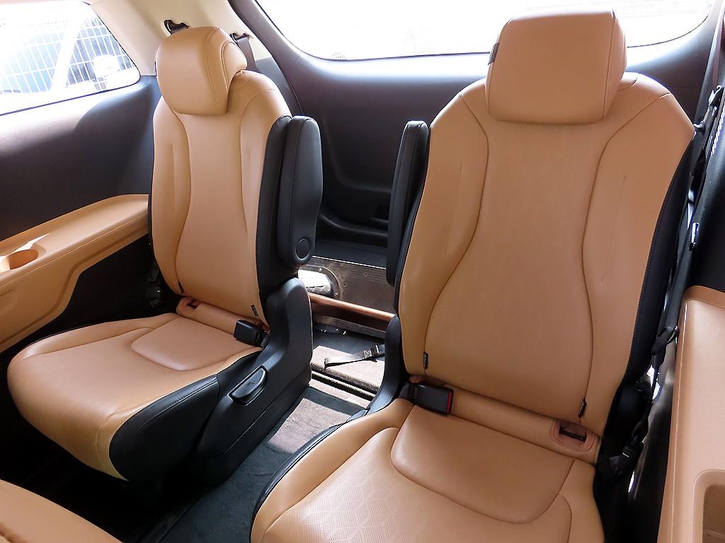 Kia Carnival — photo 07