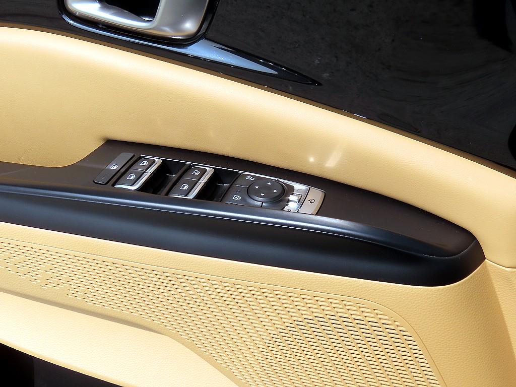 Kia Carnival — photo 12