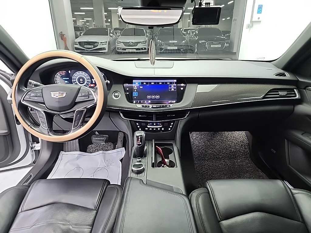 Cadillac CT6 — photo 07