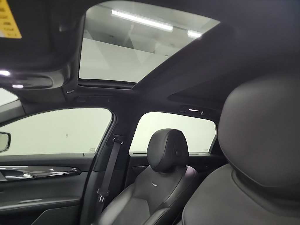 Cadillac CT6 — photo 15