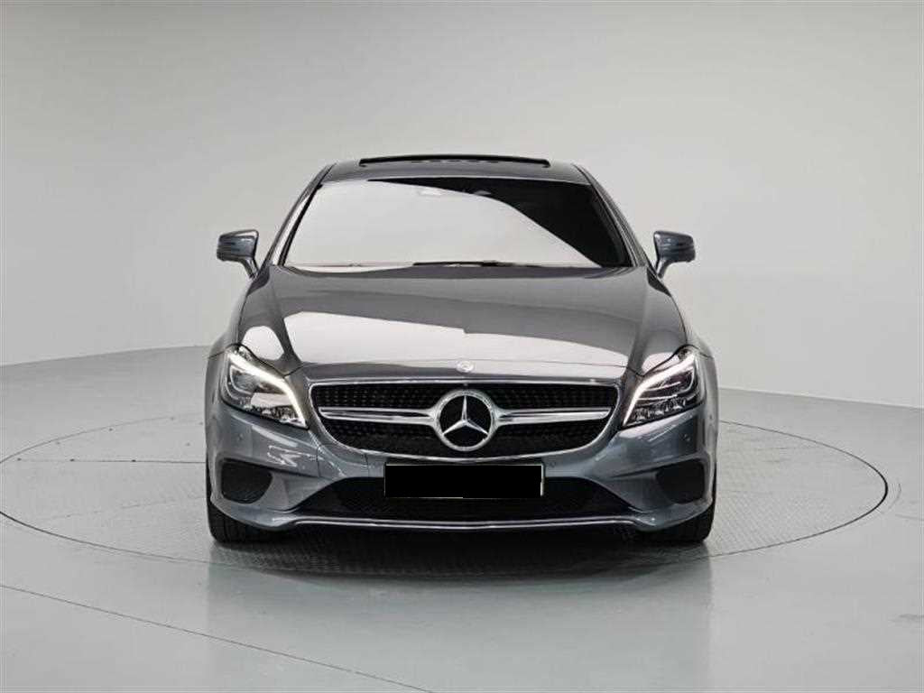Mercedes-Benz CLS-Class — photo 02