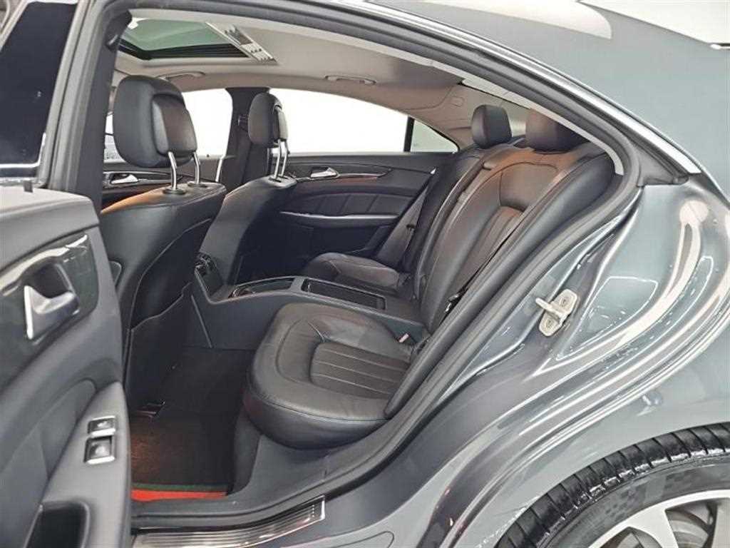 Mercedes-Benz CLS-Class — photo 17