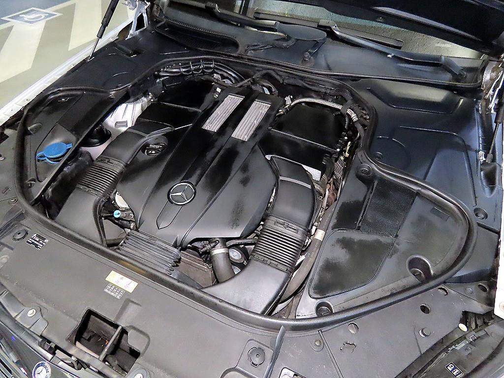 Mercedes-Benz S-Class — photo 19