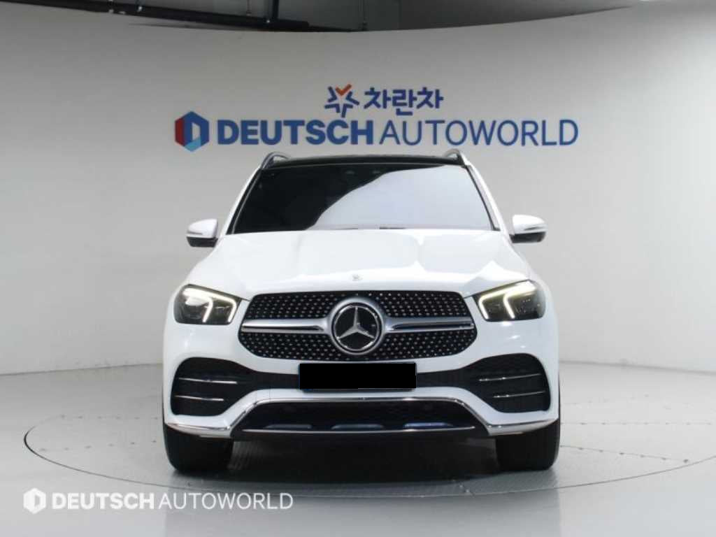 Mercedes-Benz GLE-Class — photo 02