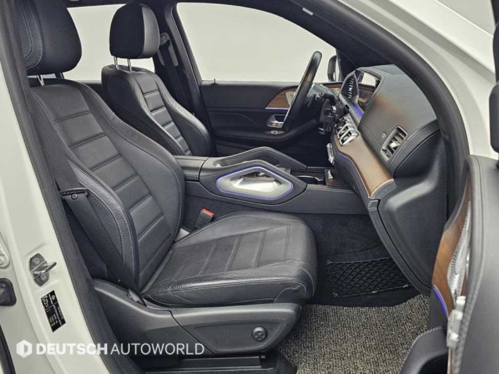 Mercedes-Benz GLE-Class — photo 10
