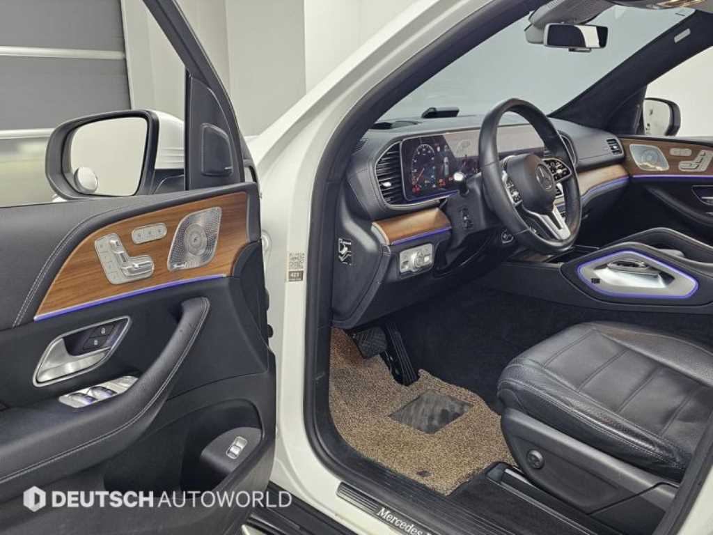 Mercedes-Benz GLE-Class — photo 11