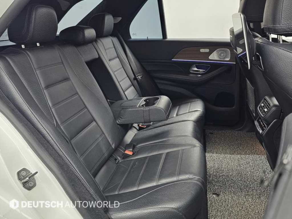 Mercedes-Benz GLE-Class — photo 12