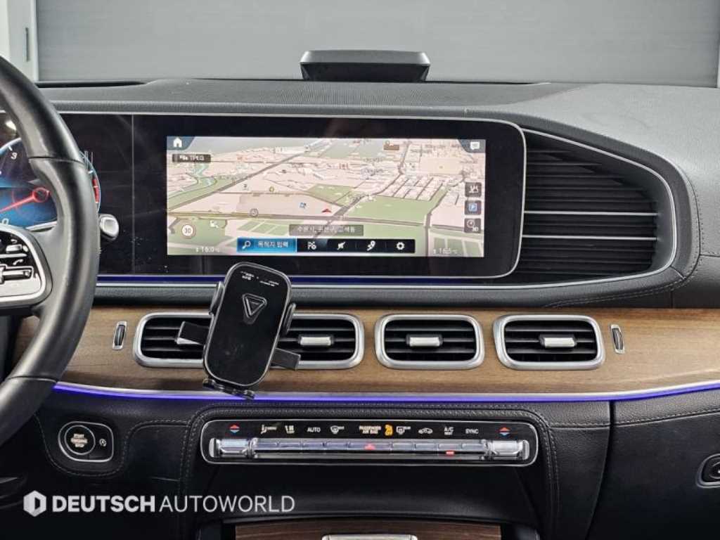 Mercedes-Benz GLE-Class — photo 14